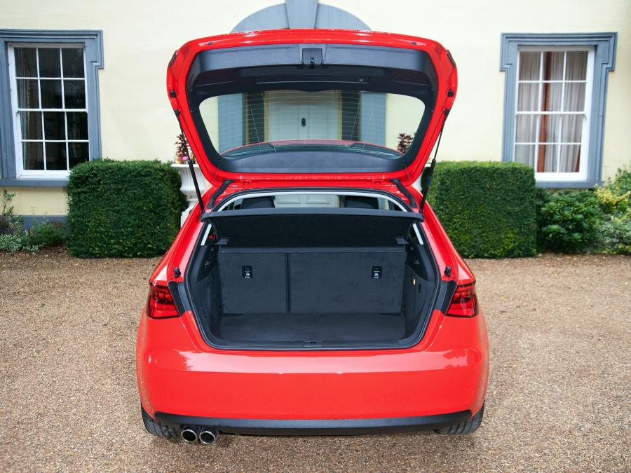  Audi A3 1.8T (8V) 2012 года  (UK) (фото 15 из 30)